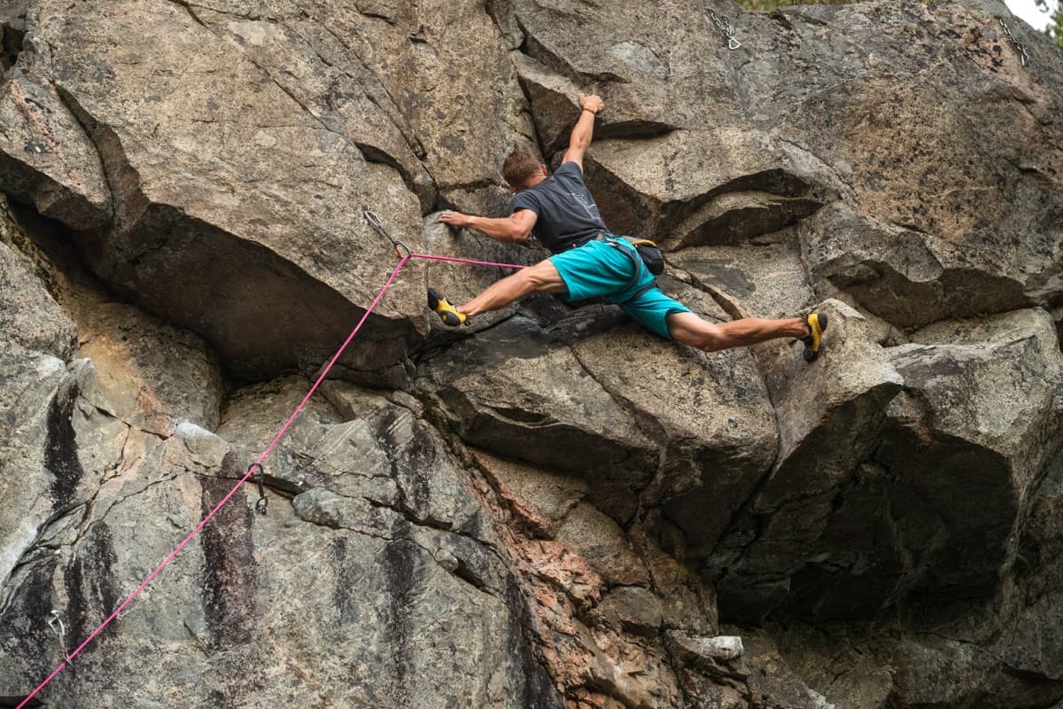 Basketball vs Climbing: Playing on the "Low Level"